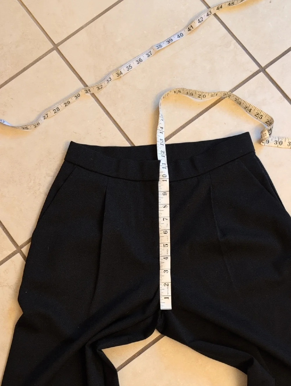 EILEEN FISHER Pleated Slouchy Pant Tencel Blend Black Tapered Leg Size XS - Picture 10 of 10